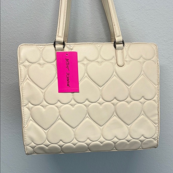 Betsey Johnson Cream Laptop Tote w/ Bag Charms ✨ - Picture 8 of 13